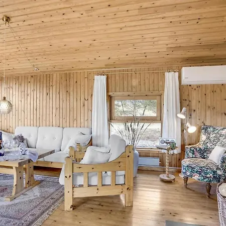 3 Bedroom Gorgeous In Lbk Dom wakacyjny *